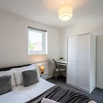 Modern 3br House Free Parking Sleeps 8 Leeds (West Yorkshire)