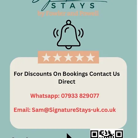 Comfortable 3 Bedroom House With Parking For 8 Holiday home *